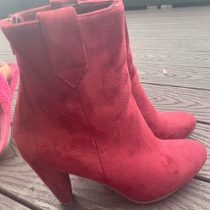 Shoedazzle burgundy booties